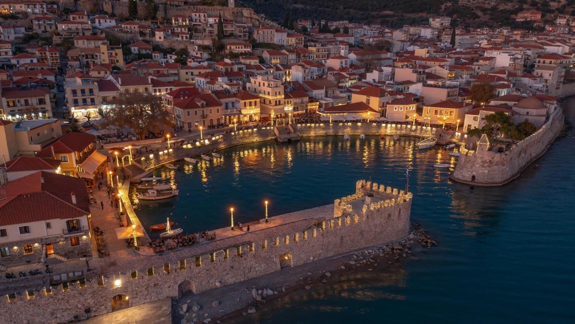 Appartamento Nafpaktos Old Town Esterno foto